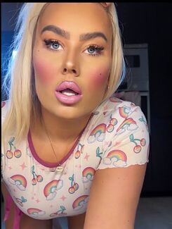 Blondiemakeupdoll