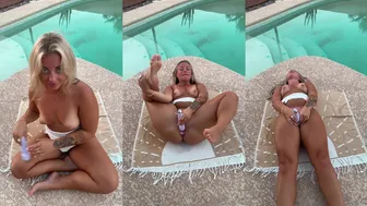 Zonamaeee Vibrates Her Pussy Near The Pool