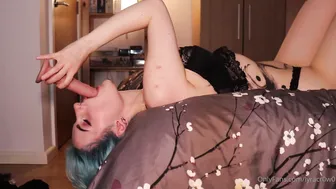 Lyracrow Dildo Deepthroat