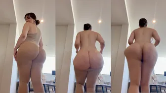 Ameliasocurvy Strips Naked Then Runs On A Treadmill