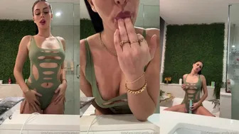Camilla Araujo Masturbates Her Pussy With A Vibrator