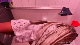 Norwegian QueenFjora In The Shower