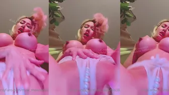 Mewnii Moans While She Uses Vibrator