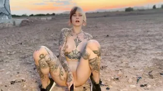 Sallydinosaur Squirts In The Sunset