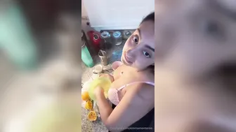 Emmamonteroo Shows Her Tits With Bra On