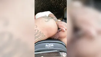 Brittanya Razavi Pleasures Her Anal Hole