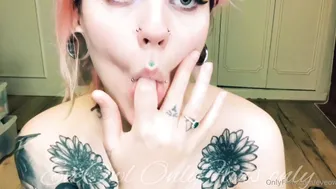 Eveowl Dildo Blowjob